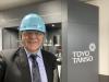 Prof. Mariusz Dąbrowski w siedzibie Toyo Tanso Co. Ltd. w Takumie