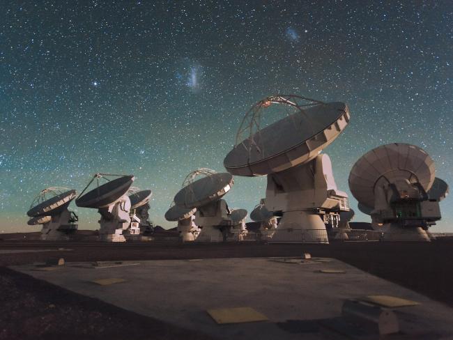 radioteleskopy należące do zespołu największego na świecie interferometru radiowego Atacama Large Millimeter/submillimeter Array (ALMA)