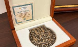 70 lat polskich badań jądrowych - medale i statuetki